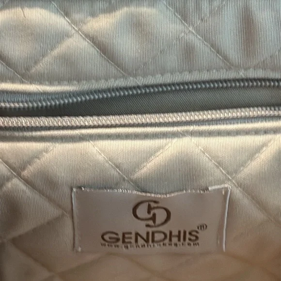PreOwned Excellent Condition Gendhis Ratan bag with 2 straps - Picture 10 of 16